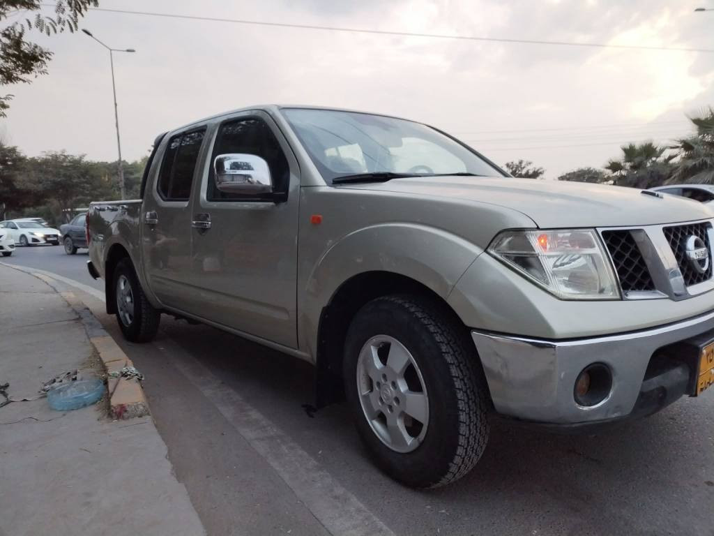 نیسان ناڤارا مودیل 2008دووپارچە بەخ  کراوەلەسەر ساغی بوکاڵ بونەوە 
سەیارەی ماڵە هی مەعرەز نیە  مەکینەو گیر بەشەرتی هەزار فیتەر
لیدراوی نیە 
  تایە تازەیە
تازە پاوەریم گوریوە
 تەبریدسارد و گەرم لەسەر سویچ 
سەنەوی یەک ساڵ بەسەر چوە
پاتری تازەم بو گوریوە
ئاوی رادیتەر شەریکەیە
پیش و دوای کەپس
نرخ ٧٢ گڵا یەک تۆز معملە لەکەلارە سەیارەکە 
*********** كالار, السليمانية
