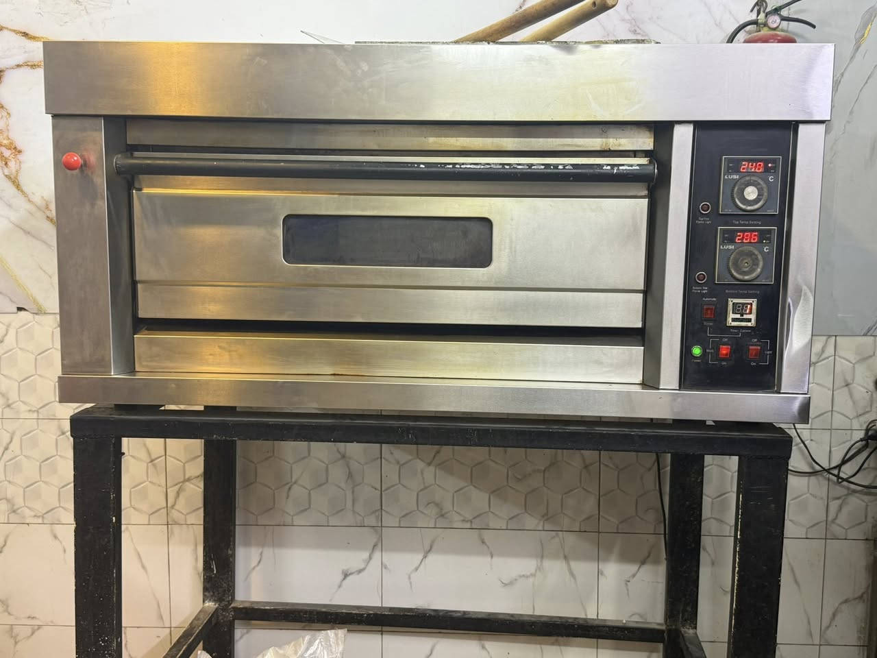 ‏فرن  ￼ بيتزا   البيع السعر ٥٥٠ وبس مجال شي بسيط الي مهتم  يراسل خاص


**إذا كنت صاحب هذا الإعلان وتريد حذفه لأي سبب، رجاءا أرسل رسالة إلى الدعم الفني**