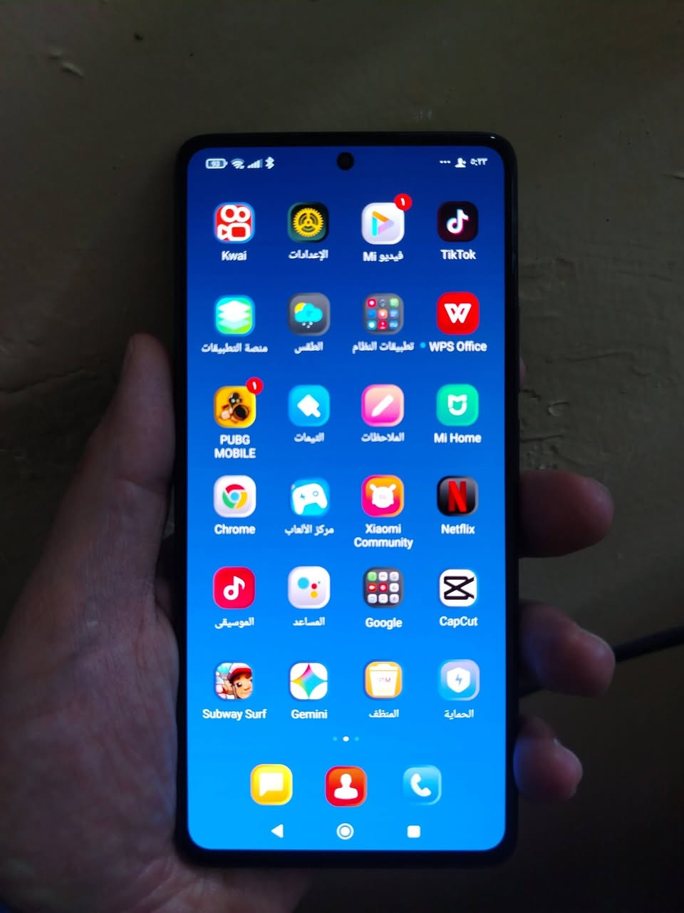 للبيع موبايل  شاومي مكاني الحويجة داخل 
90 فريم بوبجي 

المواصفات الرئيسية لهاتف Xiaomi 11T

الشاشة: شاشة AMOLED بحجم 6.67 بوصة وبدقة FHD+، تدعم معدل تحديث 120Hz ومحمية بزجاج Gorilla Glass Victus.

المعالج: معالج ثماني النواة من نوع MediaTek Dimensity 1200-Ultra بتكنولوجيا 6 نانومتر، ويدعم شبكات الجيل الخامس 5G.

الذاكرة: يتوفر بذاكرة عشوائية (RAM) بسعة 8 جيجابايت التخزين256 جيجابايت (بنوع ذاكرة سريع UFS 3.1).

الكاميرا الخلفية: كاميرا ثلاثية؛ الأساسية بدقة 108 ميجابكسل، وكاميرا زاوية عريضة بدقة 8 ميجابكسل، وكاميرا ماكرو بدقة 5 ميجابكسل.

الكاميرا الأمامية: تأتي بدقة 16 ميجابكسل.

البطارية والشحن: بطارية ضخمة بسعة 5000 مللي أمبير، تدعم الشحن السريع بقوة 67 واط (يشحن الهاتف بالكامل في حوالي 36 دقيقة).


**إذا كنت صاحب هذا الإعلان وتريد حذفه لأي سبب، رجاءا أرسل رسالة إلى الدعم الفني**
