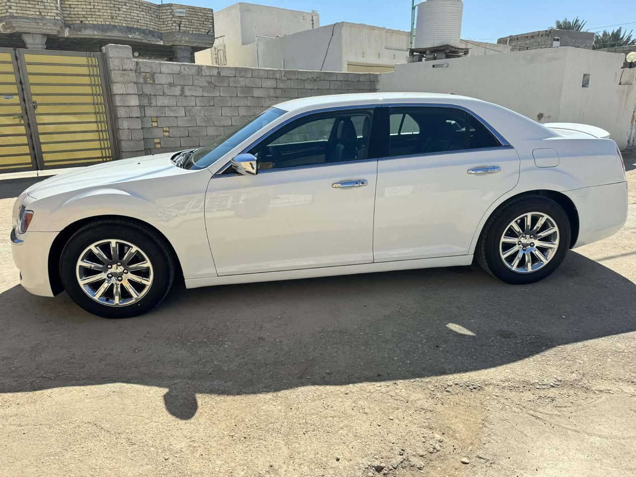 السلام عليكم اوباما 2014 رقم بغداد بأسمي وارد امريكي حادثها فقط الدعاميات وبارد قليل بالجاملغ الامامي وباقي السيارة كفالة عامة مكينة وكير جديده شادهن قبل شهر حدادية جديده تبريد شغال منظومة زنون عدسات
تخم تاير جديد 
السعر 190وبيها مجال للأستفسار الاتصال
***********
***********
مكان السيارة واسط قضاء الحي
