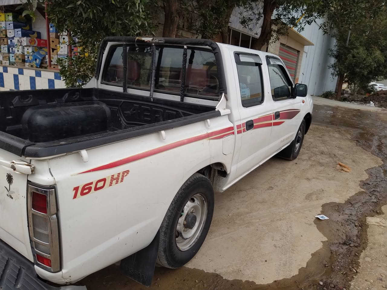 السلام عليكم  للبيع سيارة نيسان دبل قمارة موديل 2010 رقم ديالى السنوية مانافذة بعدها سيارة نظيفة بيها بارد قليل بالبدي السعر 115وبيها مجال حك الجية الاستفسار الاتصال على الرقم ***********
