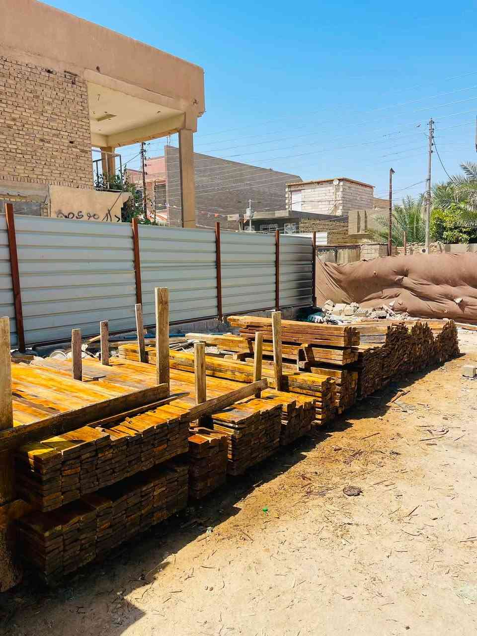 قالب 6 مكعبات  و جكات حاظن وعجمان طول 4 و 5 متر للبيع عنوان الحله ***********
