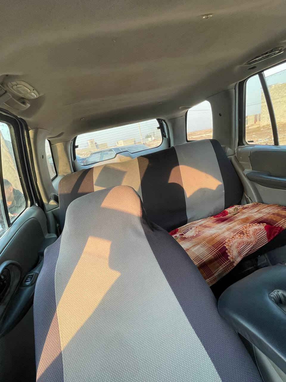 سلام عليكم سياره أدوات  مكينه بحاله جيده وخلل بالكير  نمره البك ماكو سعر 15 ورقه مكلف بالنشر. للاستفسار الاتصال  ***********
