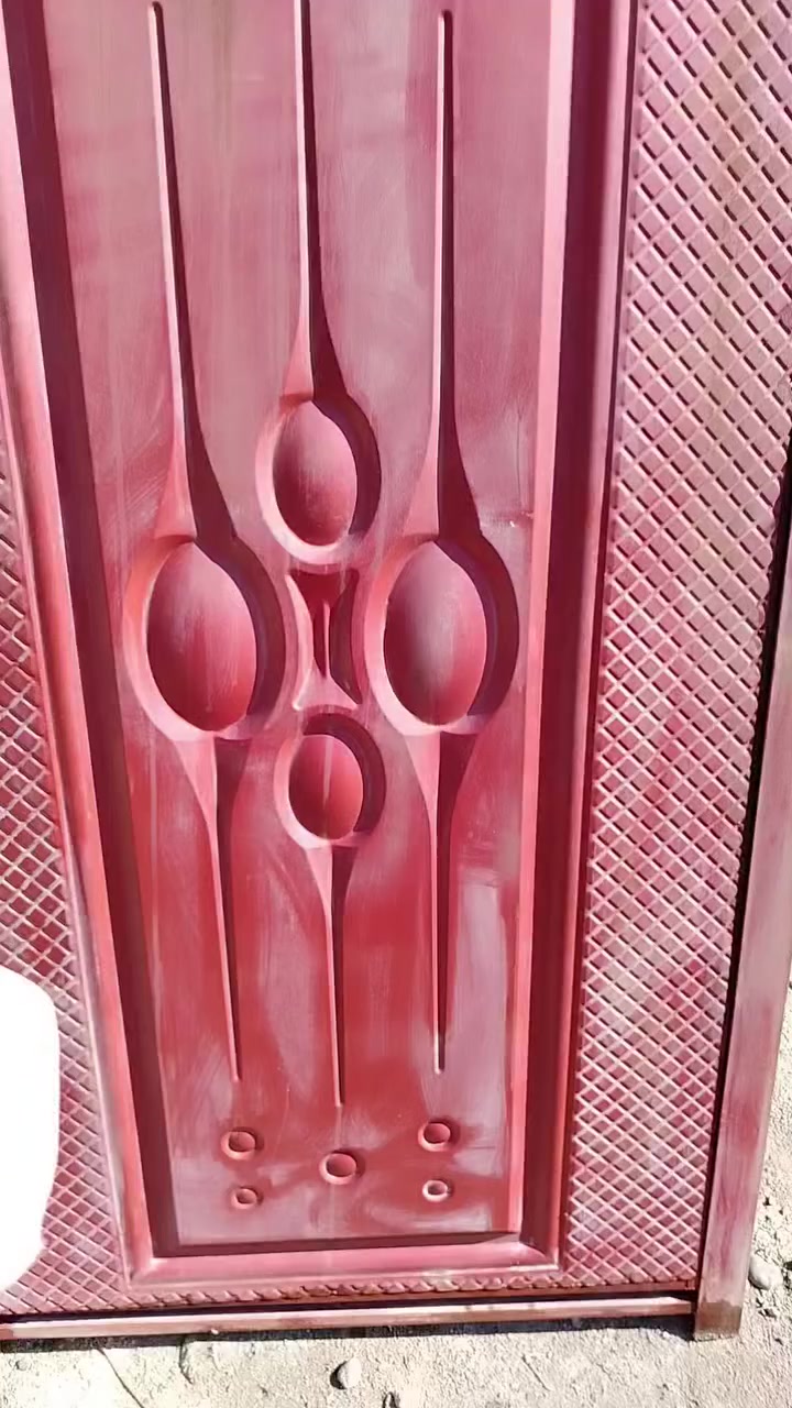 السلام عليكم باب للبيع جديدة غير مستعملة التفاصيل داخل الفيديو ***********
