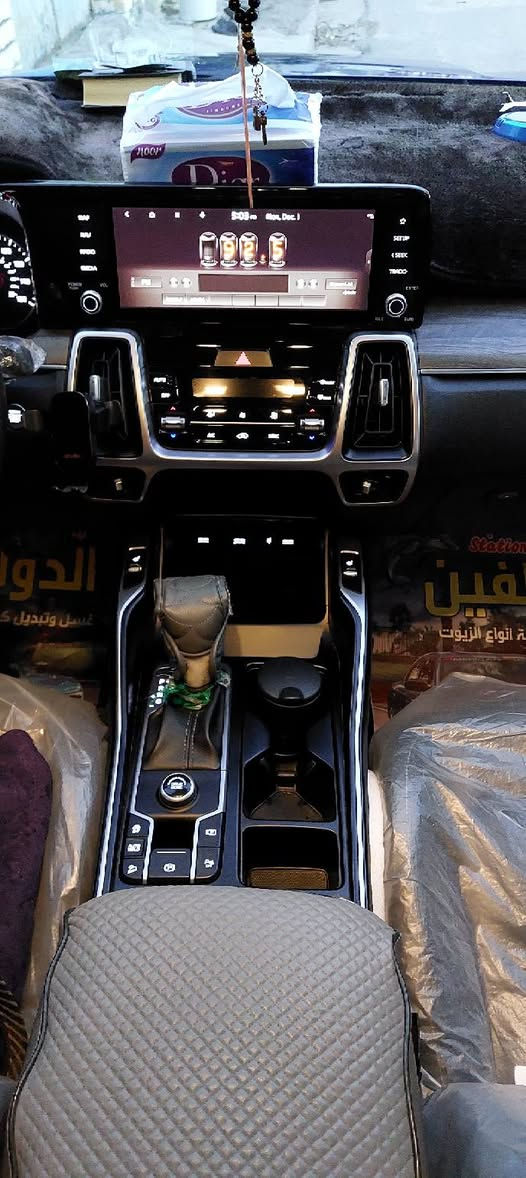 سورنتو امريكي موديل ٢٢ فول عدا بانوراما حادثها بسيط ربع دعاميه كلها ليبل واحد رقم بغداد بسمي بدون صبغ او تبديل محرك ٢٥٠٠توربو عنوان بغداد  *********** ماشيه ٣٣ الف طاك رباك برده وراج سستم كامل جهت اليمنه
