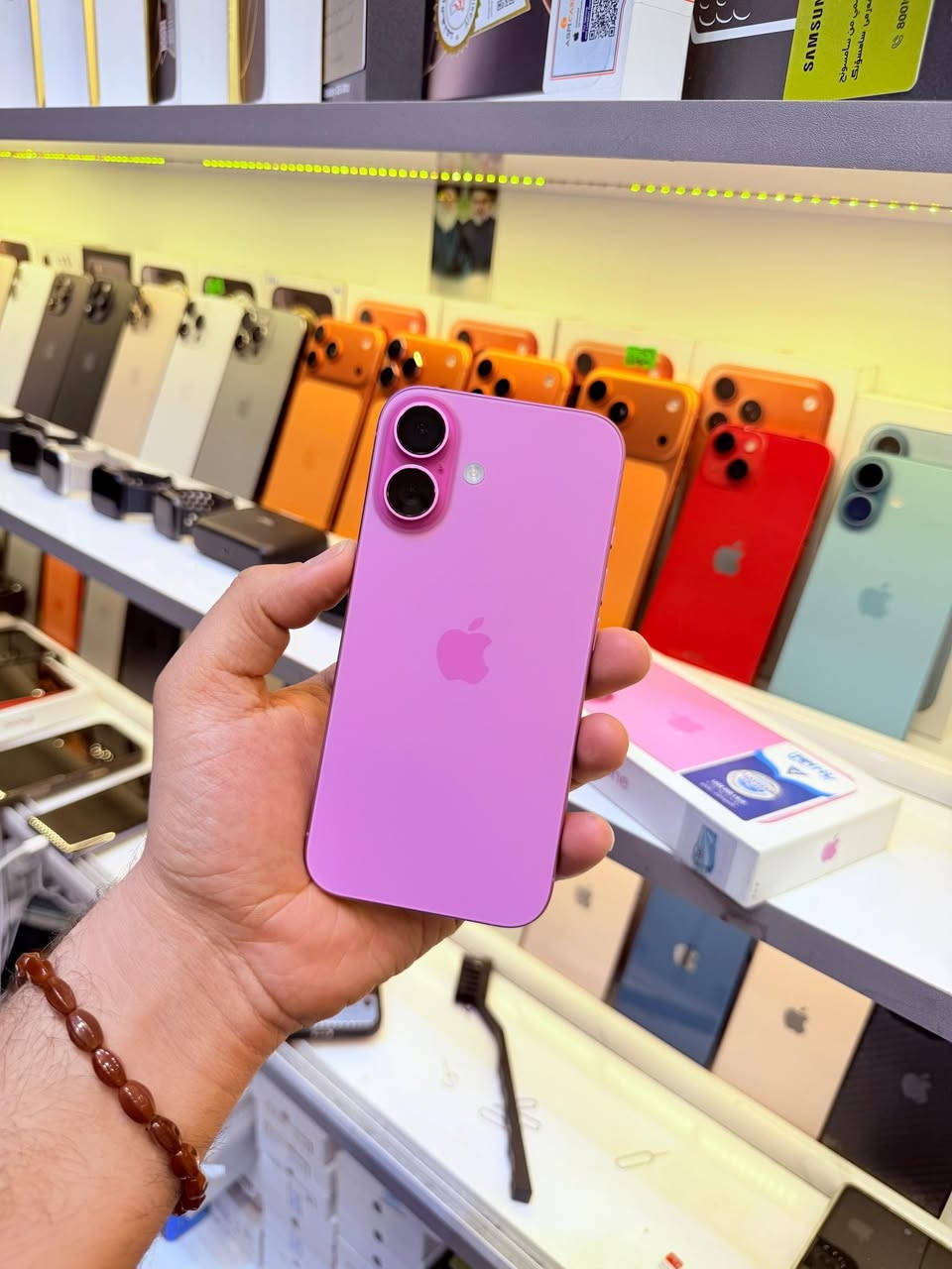 ايفون 16 عادي 128 بطارية 🔋 100‎%‎ 
شرق اوسط نظيف مكفول مشحون قليل 
للبيع او مراوس مكاني النجف 
***********
واتساب شعندك جهاز للبيع دزةة
