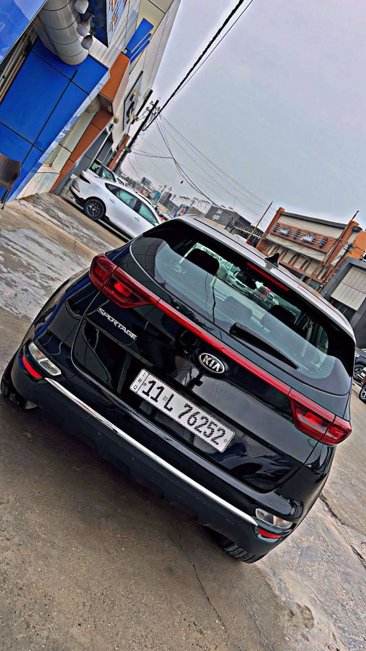 السلام عليكم كيا سبورتج موديل ٢٠٢١ لون اسود وارد أمريكي حادث جاملغ فقط بدون داخل رقم بغداد بأسمي محرك ٢٤٠٠ فورويل ومانع انحدار ومود درايف وتحديد مسار وشاشه كاربلاي كامره خلفيه تبريد قطعتين ماشيه ٦٢٠٠٠ جاهزه بدون اي نقص السعر ١٧٠ ورقه وبيه مجال  للاتصال ***********

