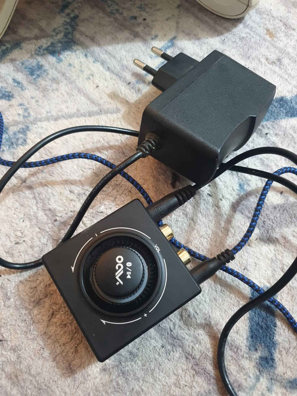 مضخم jbl مع تك سماعة مع المحولة مع بلوتوث ومحولة وكيبل اوكس  السعر ٢٥ الف مكاني بغداد الاعظمية  قرب قصر بلاسم ***********
