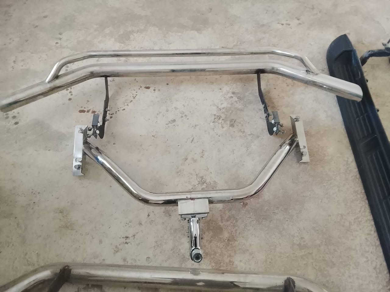 السلام عليكم اغراض تيوتا هايلوكس ودعامية عموشة ولدروعة مال تيوتا  جديدات مابيهن اي زنجار وبس واحد بي زنجار اتصل وكلمن وسعرة 
الرقم ***********. بي واتساب اتصل وادلل جوة السوك يوجد توصيل
