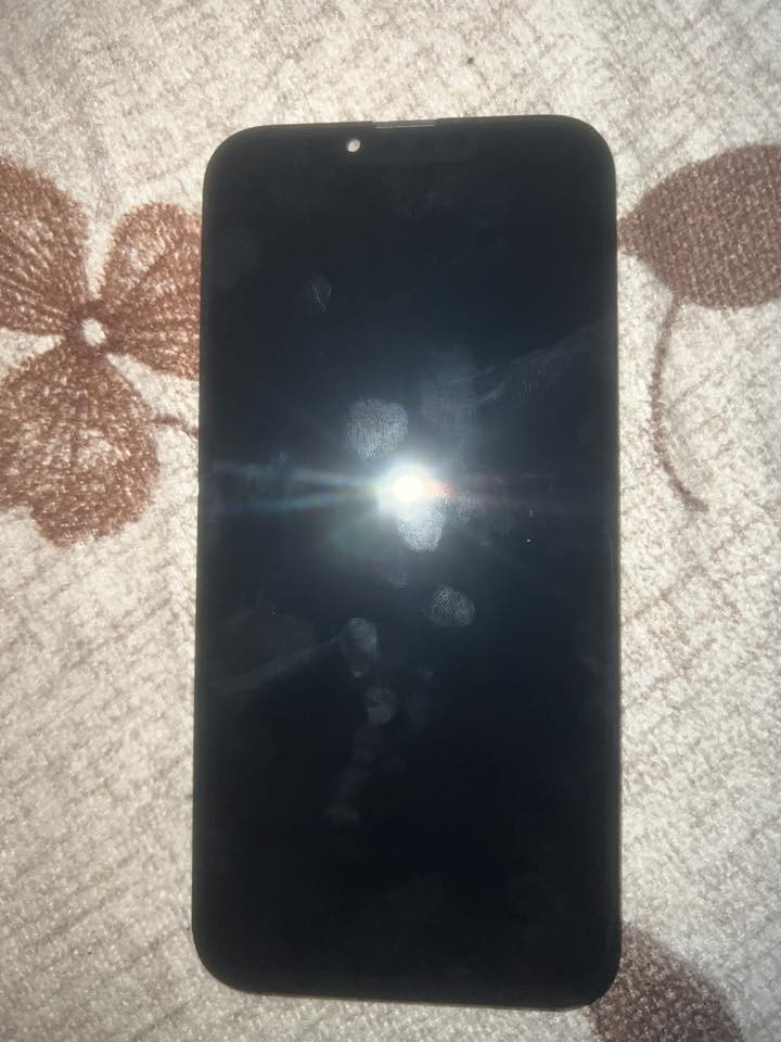 شاشة ايفون 13 برو ماكس للبيع شرط شغالة ابيع فحم بس شرط تشتغل طلعتلي بالامزون السعر 60 
***********
