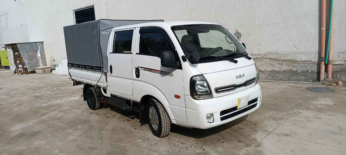 کیا دەبڵ قەمەرە ٢٠١١ 
 براوەی دوبەی 
 تەبرید سارد و گەرم بەشەرت  
 بەشەرتی گێڕ و مەکینە  
 سەیارەیەکی  توند و تۆڵ و بێ کێشەیە 
چەمچ و چادری لۆک بۆ بەستراوە 
نرخ ٧١ $ و معامەلە  
 تێبینی -- انجکتەری دەنگی تیایە  
*********** ئەمە ژمارەی خاوەنەکەیەتی Honolulu, HI
