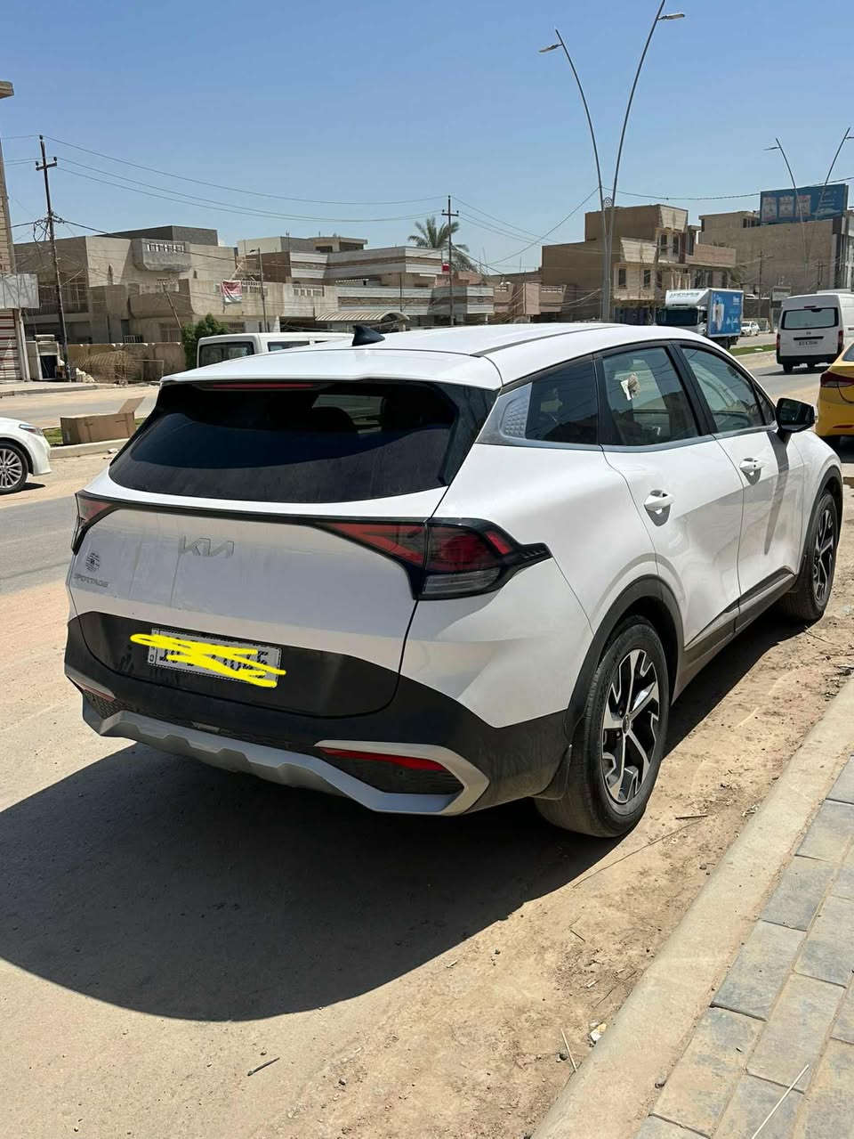 سبورتج ٢٣ كلين
فقط شاشه مبدله 
فول عدى الفتحه 
رقم بابل باسمي رقم انكليزي هزه وسنويه جديده 

بسعر مناسب جداً ٢١٨ وبيه مجال 
مكاني بابل الحله 

***********
