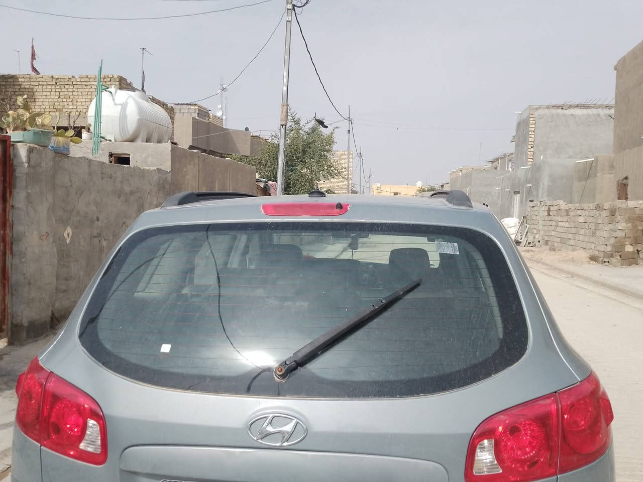 السلام عليكم سيارة سنتافي أمريكي موديل 2008 محرك 6 كير ومحرك مكفول تبريد حادث باب سايق بامريكا وصبغ حزام اثر جراد رقم بغداد نكليزي بسمي امراوس أو بيع 110وبيها مجال واسط الصويرة رقمي ***********
