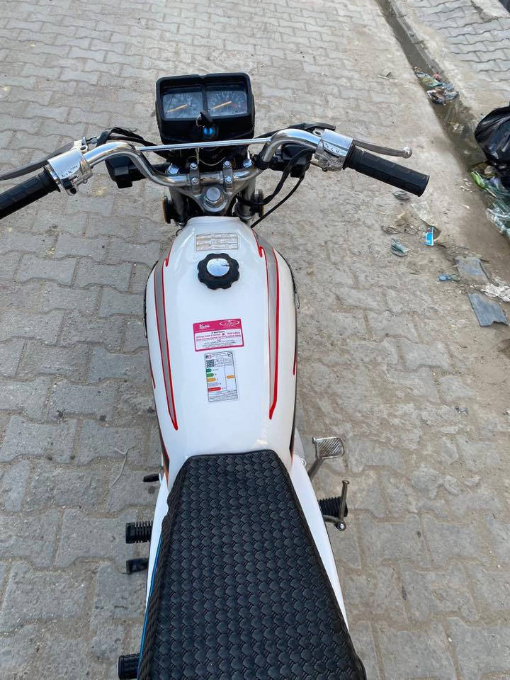 سلام عليكم دراجة أربع جير موديل 21 أوراق وكيل على عجور دراجة مقفولة مكينة ما مفتوحة ما نقص مكاني للنجف كوفة علوه الفحل ***********

(((‏سعرها 650 ملاحظة مكلف من نشر ))))￼￼
