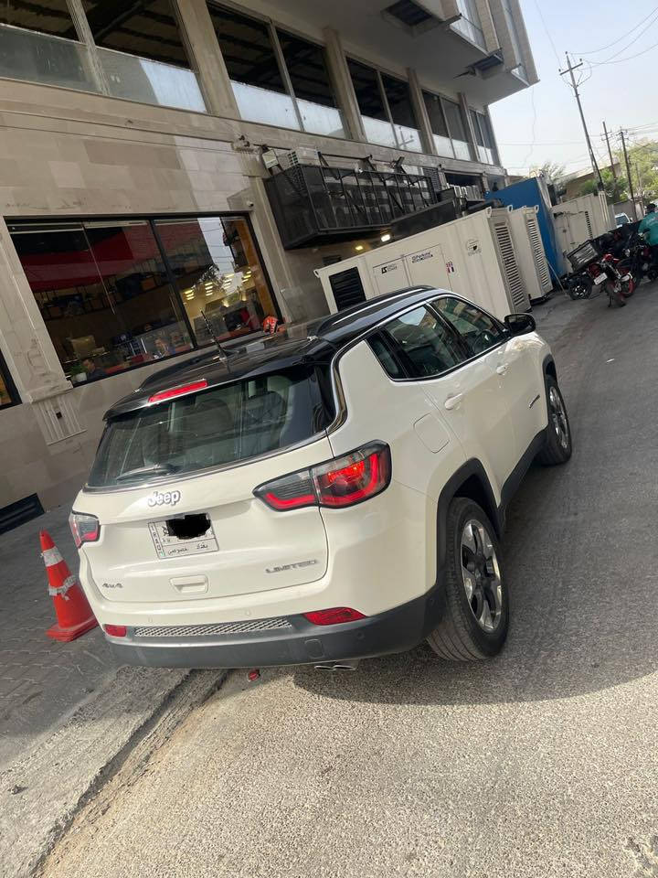 السلام عليكم 
جيب كومباس خليجي 2020 وكالة ليث العبيدي,
رقم بغداد , ماشية 32000 الف كيلو حقيقي
السياره لمتد تو كلر
كشنات جلد
بصمه تشغيل وابواب
تشغيل عن بعد
تبريد قطعتين
تحكم ستيرن
رادارات
محرك 2400 
اوتو هولد 
حساسات 360 
كامره دواره
شاشه كبيره كار بلي
نقاط عمياء 
3 انظمه قياده
4×4 مع ثلاث انظمة قيادة, وباقي مواصفات اللمتد.
السيارة جديدة بمعنى الكلمة  ووكالة , بيها فقط صبغ قليل على كد شبر بالبنيد فقط والباقي مكفول حتى الدعاميات غير مصبوغات, السبير بعد منازل جديد على وضع الشركة وغرفتها جديدة.
سعرها 16700  
بغداد الدورة
*********** وبيها سونار لليحب يشوفه.
