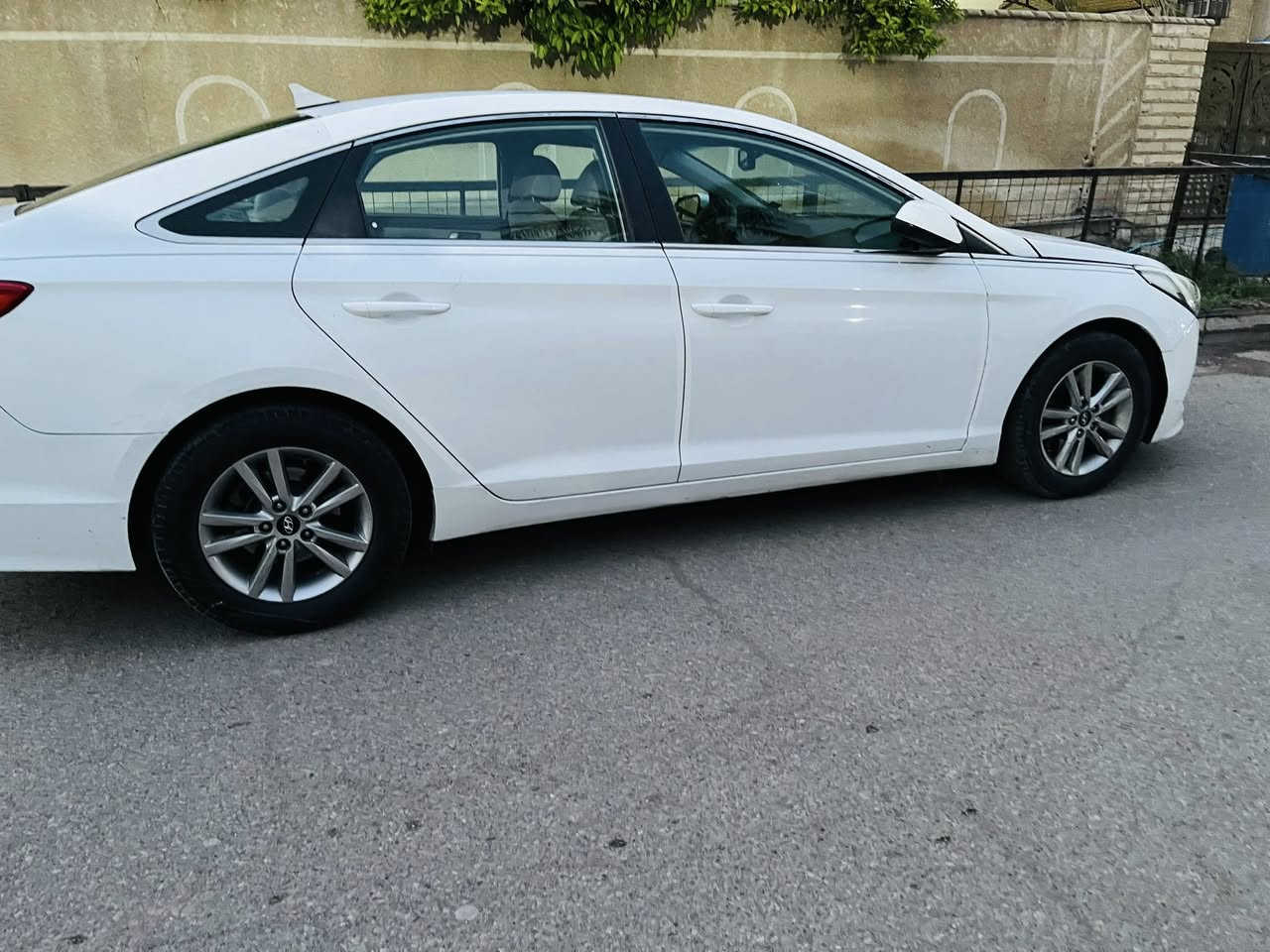 سوناتا 2016 وارد امريكي ضرر بنيد
ودعاميه وبيها مكانات صبغ 

شاشه 

حساس 

رقم اربيل 

حداديه وكير ومحرك جديد 

السعر 108 

 مكان بغداد

رجاء الشراي يتصل 

***********
