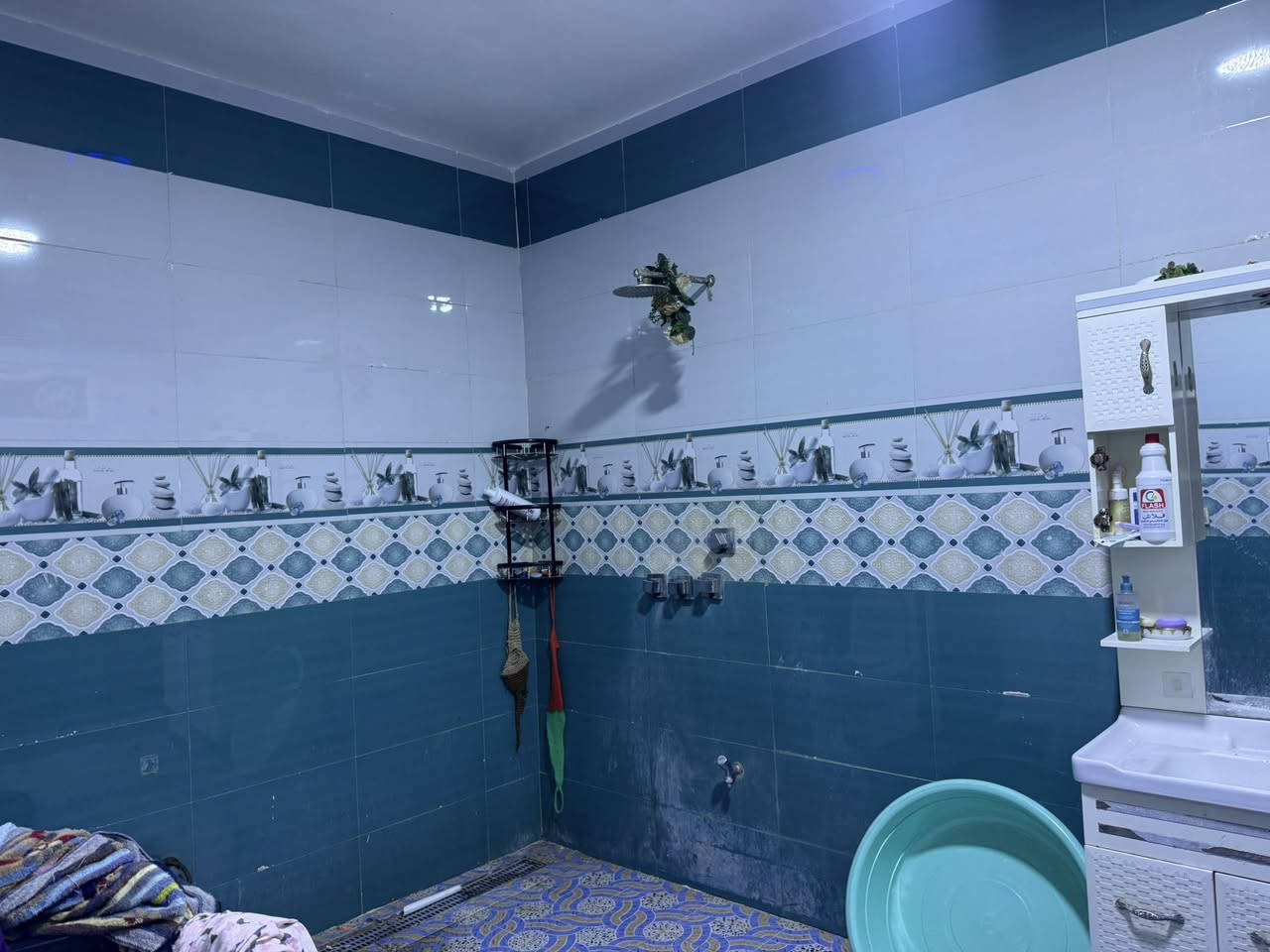 دار للبيع التدريسيين خلف الجمعيات بضهر المدرسه والمركز الصحي مثل مامبين بلفديو عليه اسكان لاستفسار الاتصال ما متواجد بلفيس ***********
***********
