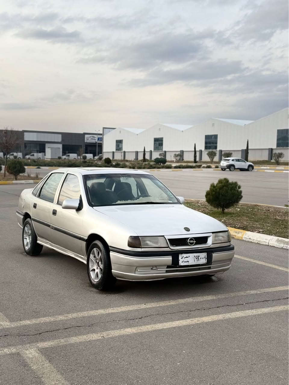 لەسەر ئیزنی ئەدمین ئەم ئۆپڵە بۆ فرۆشتن بە پارەی بێ ئاڕمێک
ناونیشان سلێمانی خەبات
سەیارەکە هی خۆم نیە ماڵی ئامانەتە
گەر مشتەریت تەلەفون بکە 
بە ٢ کەلیمە ئەدەمێ ئەوەش
رەقەمی ساحێبی
***********
***********
27$
مۆدێلی ١٩٩٠
گێر ئادی
مەکینە ٢٠
ئاڕمی پلاستیکی سلێمانی
سلاید
ناو گئچي كامل هه موي مه زبوت
ناو فۆڕمیگا
گێڕو مەکینەی بەشەرتی فەحس
دەعمو لێدراوی نیە
پێشو دوای زۆر جوانە
١ چەمەلەخی تۆزێک رزیوە 
شایەنی باس نیە
٤ تایەو ویلی جوانی لە ژێرە
سعریشی ٢٧ گەلاو مەجالێکی برایانە
سەیارەکە ماڵی ئامانەتە قیستە قەرزو ئاڵو گۆڕم نیە تکایە جوابی کۆمێندو چات نادەمەوە گەر مشتەریت تێل بکە بە ٢ کەلیمە ئەدەمێ
لە سلێمانیم
***********
*********** السليمانية, العراق
