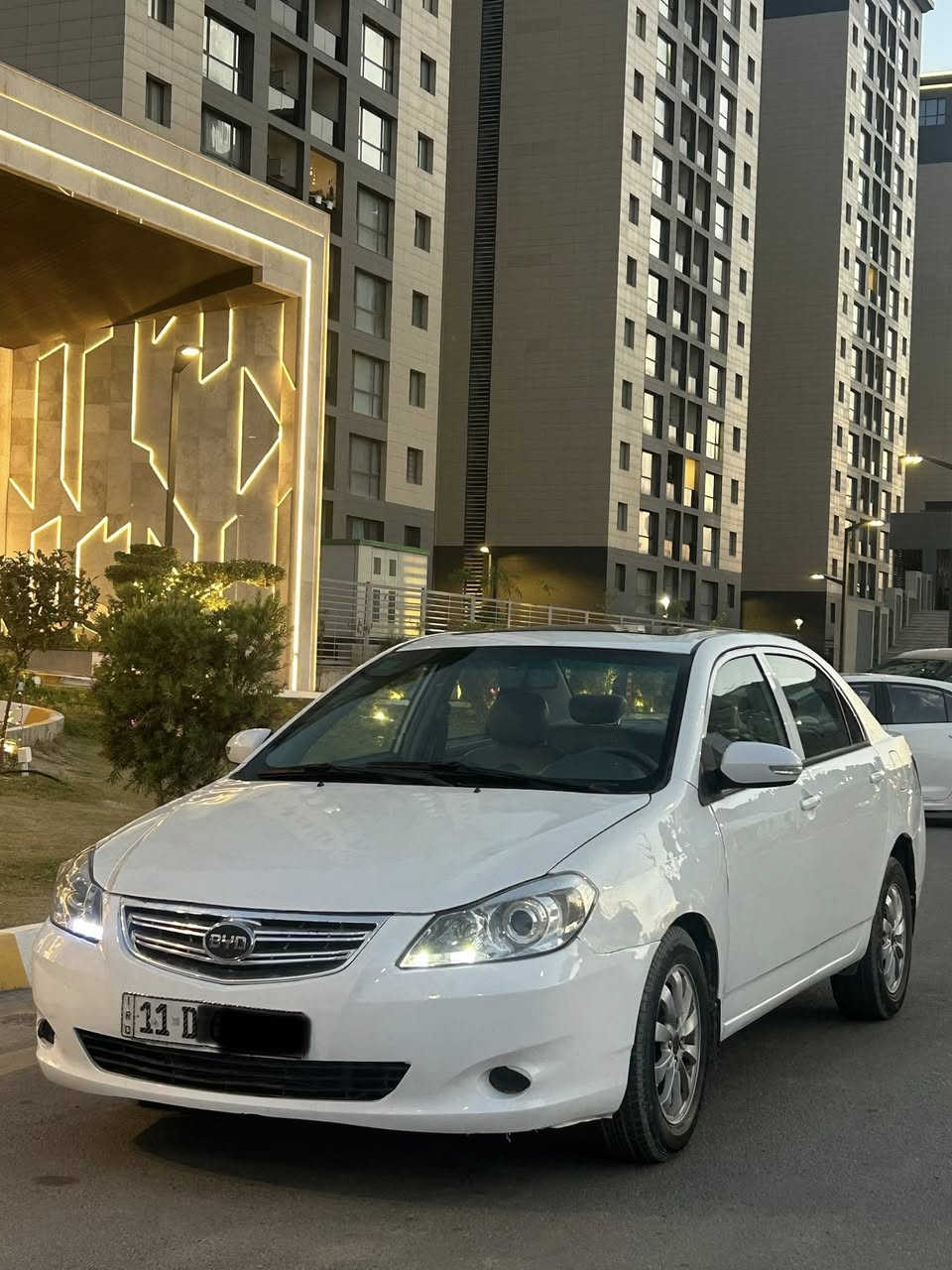 السلام عليكم بي واي دي البيع سيارة موديل 2013 سيارة كلش حلوه رقم بغداد انكليزي بسمي سيارة فول بصمه تحكم ستيرن داخل جلد بصمت ابواب اشاير بل مري خمسه ويل كب سياره محرك 1800 ماشاءالله تبريد ثلج سياره كلش حلوه سيارة كير محرك صدر تايرات باتري كله مكفول سيارة كلش حلوه وجاهزه مابيه ي نقص السعر 53$ مكان سيارة بغداد حي العامل رقم ***********
