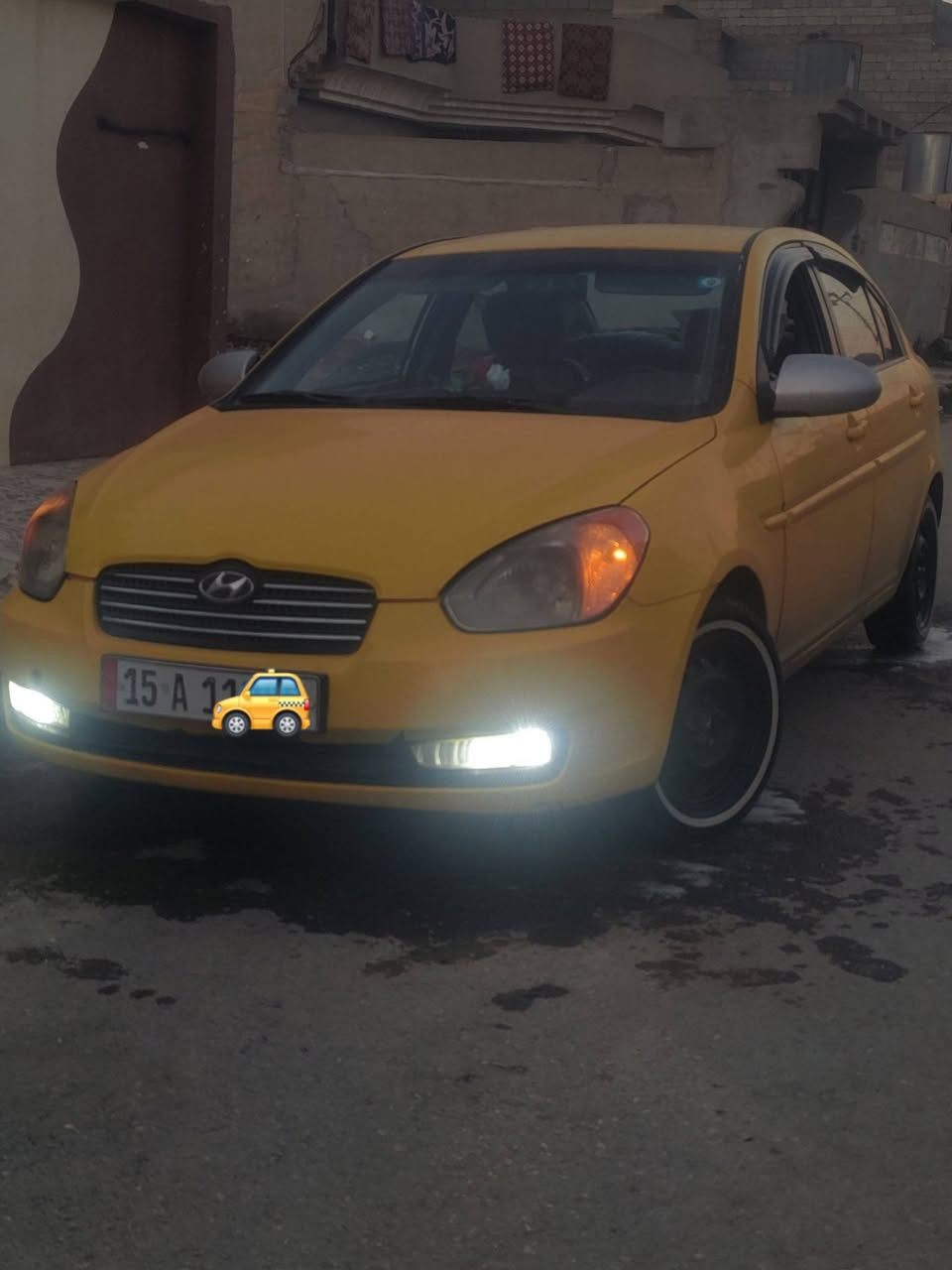 السلام وعليكم اكسنت موديل 2009 كندي فول توماتيك تحكم استيرن محرك 16 رقم انبار اجنبي هيئه وغرامه صفر شرط الوكاله والتحويل كاربون موجود ضررها جاملغ الوره والكدام  وبيها شبر بل دوسه معجون بيها تلقيطات مال شارع   تبريد شغال سياره جاهزه السعر 80 وبيها مجال الاستفسار ***********
