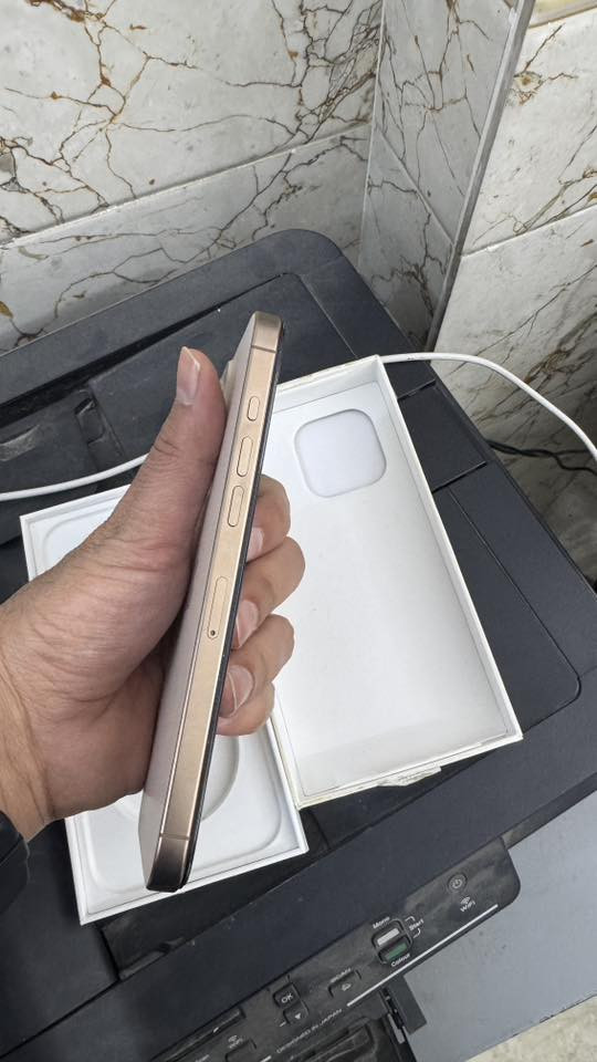 ايفون 16 برو ماكس
مستخدم نظيف كلش ذاكره 512
 كامل الملحقات 
الجهاز مستبدل شاشه اصلي
 وبطاريه 99 قطعه اصليه من ابل 
السعر 900 قفل قفل قفل 
واتساب ***********
