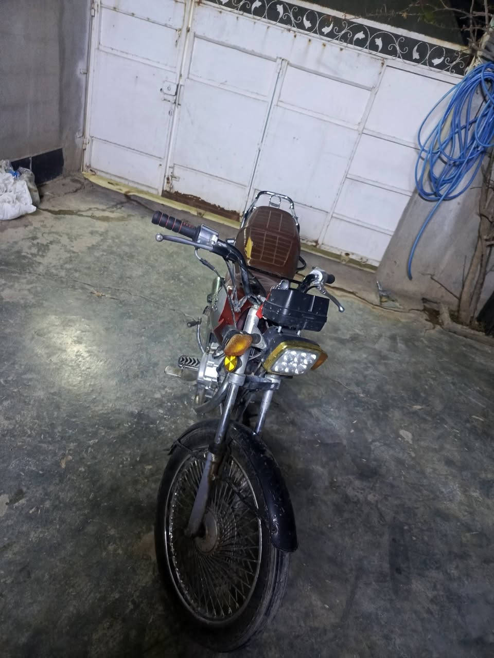 السلام عليكم 
دراجة نامه موديل 20كلشي ما عايزه كهربائيات شغال المطور نضيف مال بيت 
اتصال ***********
