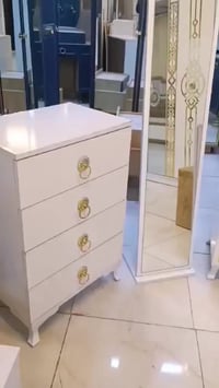 غرفه ١٠ قطع • نظيفة • داخل بغداد مجاني