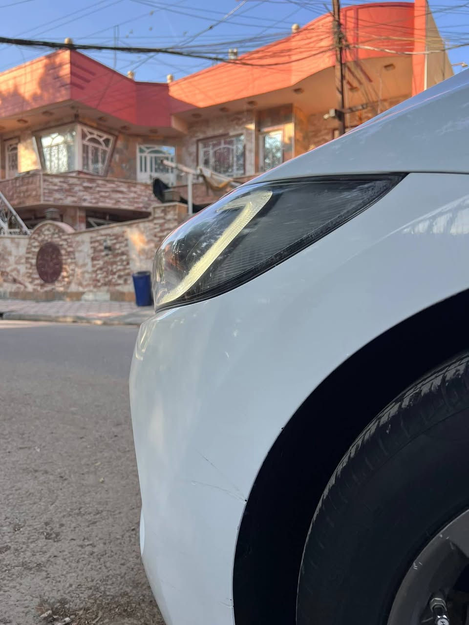 للبيع فقط النتر بيض موديل 2017 خليجي مكفول محرك 1600
عنوان نجف حي الامير 
 جديد على وضع الشركة نص فول تخم تايرات جديد باتري جديده  منظومه زنون لايت والبلاجكتور بسم شركه  *********** سعرها 140 ماشيه 100الف وقابله الى الزياده
