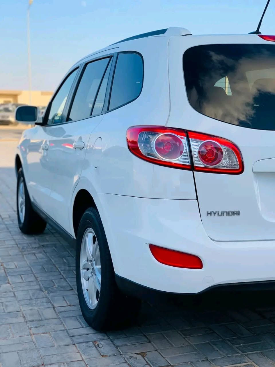 #بسعر_000_18_ألف_دينار_كاش_او_تحويل_بنفس_السعر
لعشاق النظافة والفخامة ✋️😌
❤🔥هونداي.....سانتفي.......
⭐️لون...... ابيض ✅. 
⭐️( خالية من القص والقشره والسوس ) ✅
⭐️إستيراد : كوري 
موديل... 2010
محرك 27🔥✅
⭐الموصفات⭐.  
تحكم كامل ف المقود 
 هلالات وبرشام وسيلكون الدار 
اعتاب الدار  
 لا يوجد بها اي عيوب بإذن الله.   

⭐️مسافه:المقطوعه ..    100 الف كيلو 🔥
 ⭐️قياده وصاله ومحرك الله يبارك🌟
⭐️كمبيو : اتوماتيك 🌟

 ⭐️نضيفه خاليه من الرطوبه والسوس🌟 

⭐️كربون موجود بالكشف ✅ 🌟 

⭐️محرك  كمبيو صاله الله يبارك  🌟 ✅🌟

⭐️تكييف شغال ثلاجه 🌟❄️ 

⭐️خالية من العيوب   تماما 🌟
نـوع الوقـود : بنزيــن - Gasoline⛽️
#طـريقـة الدفـع : گـــاش - Cash 💰💵
_____________________
للإستفســار أگـــثــر ↘️⬇️↙️ 
0921645531
واتساب 
092-1645531


**إذا كنت صاحب هذا الإعلان وتريد حذفه لأي سبب، رجاءا أرسل رسالة إلى الدعم الفني**