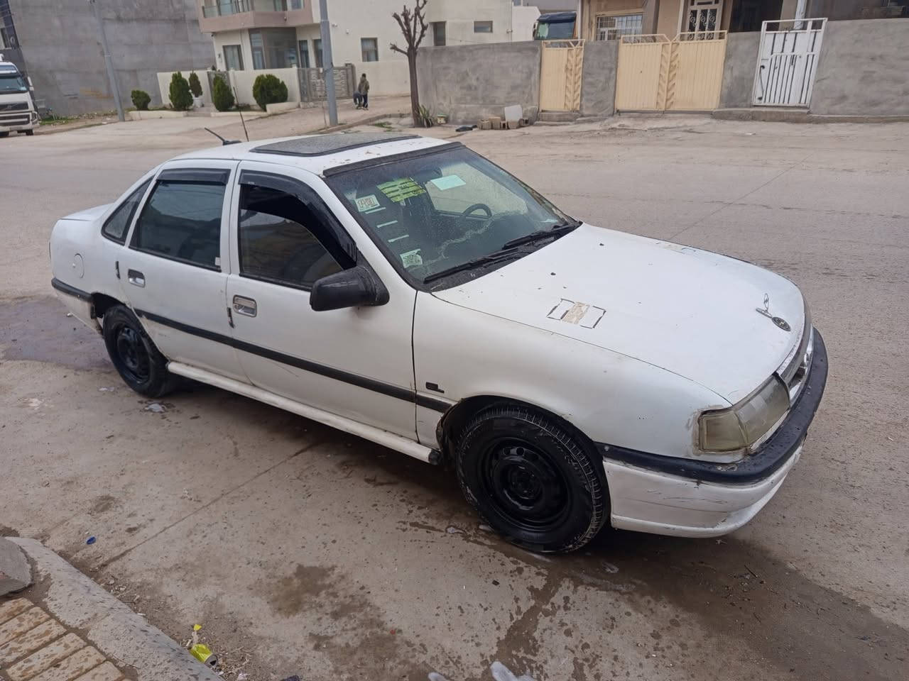 ئۆپڵ   ڤکترا   مۆدێل  91  سڵایت  مە کینە 18

ئاڕم  سۆران  بە شە رتی ئە سڵی و دایرە ی مرور

گێڕ و مە کینە و کارە بای  بە شە رتی  10فیتە ر

4 تایە ی  لۆک لۆکی لە   ژێرایە   ما ڵی  دۆستە

کامل گێچ وبرێک وگە رمی هە مو گیانی ئیشە ت

لێدراوی نییە بە شە رتی بڕاوە و موس و خایس

نرخ  14  گە ڵا و مە جالێ کە م  شوێن سلێمانی

 ***********     گۆڕینە وەش ئە کە م
