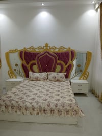 غرفه نوم • نظيفة • بيها مجال
