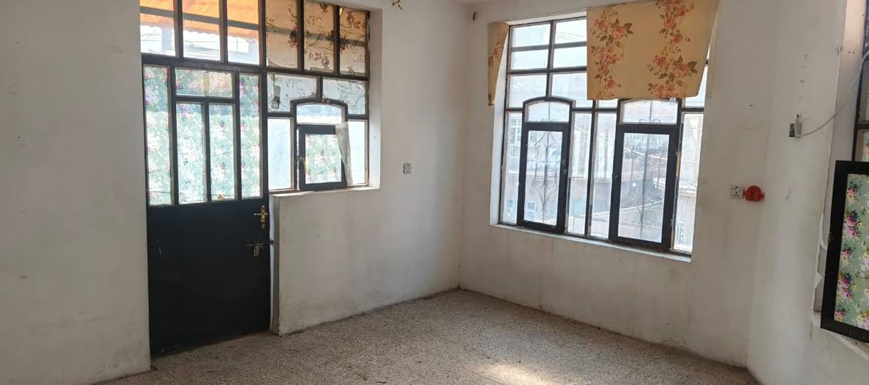 #للايجار  بيت 50 متر #االثعالبة-الاولى بغداد ب 10 الاف مربع ركن استقبال ومطبخ وغرفتين نوم كبيرة وصغيرة ومنطقة تبليط ومدارس وخدماتت
غرفتين استقبال و مطبخ 
*********** بي واتساب
