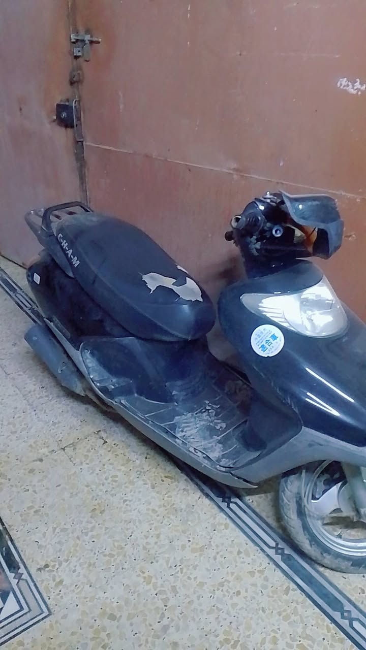 دراجه للبيع سبيسي شغاله خير من الله بس بيهة خيط تبخير.. مال بيت يشهد الله عليه هورن شغال سلف هندر شغالات لايت اشاير شغالات ... سعر 350 وبيه مجال للتواصل *********** واتساب
