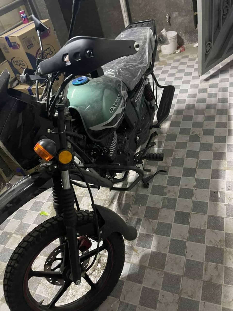 سلام عليكم اخوان دايوان 26 زيرو زيرو مماشيه ع كد طلعته من المعرض دهن الشركه بعدهه بيهه  سكنرر

للبيع بغداد حي الجهاد رقم ***********
