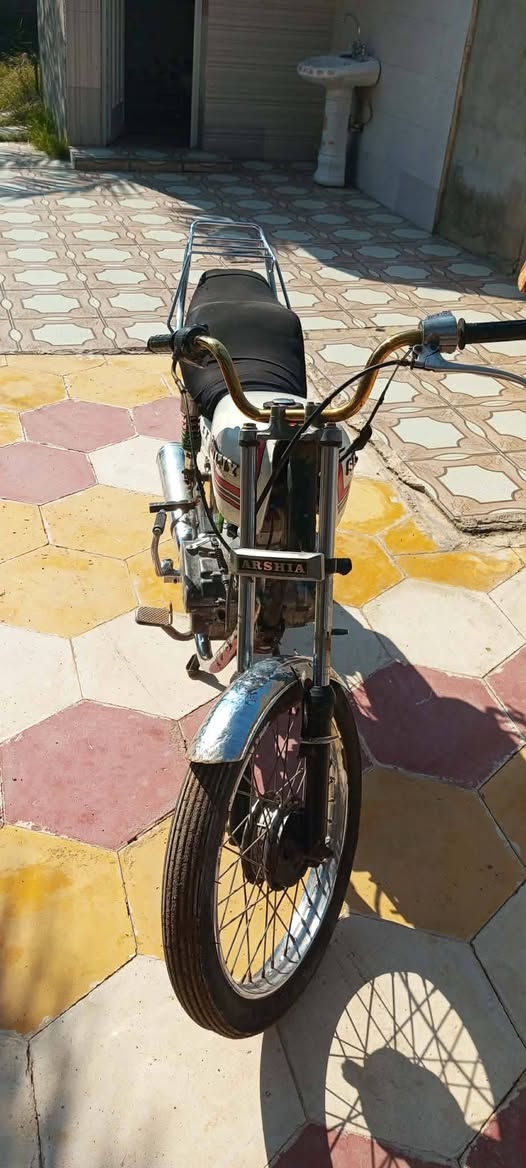 دراجه كلك بدون اواق مكفوله من السرقه السعر ١٧٠ وبيه مجال المكان واسط الزبيديه ***********
