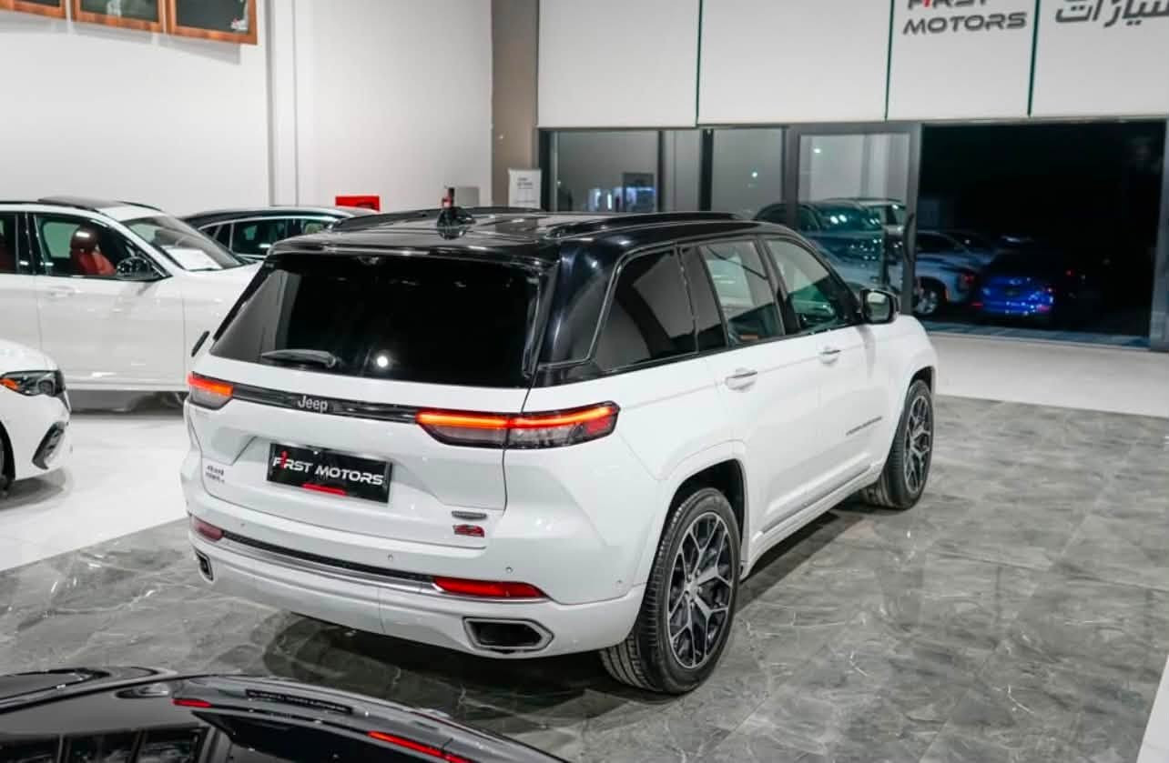 جيب موديل 2022 سومت
فول مواصفات 8 سلندر فورويل جكات 3 شاشات 
المحرك : V8 5.7
ممشى السيارة: 73 الف 
موصفات:
رباعي 4x4
  نظام تعليق هوائي (جكات).
  قيادة ذاتية عند المنعطفات.
  رادار امامي مع مانع تصادم .
  نظام الرؤية الليلية.
  تحذير الخروج عن المسار .
  مستشعر نوم السائق مع نظام التوقف الآلي
  تحذير النقطة عمياء ٥ .
  نظام تحذير عند التقاطعات.
  نظام تحذير عند تجاوز السرعة المحددة.
  نظام عرض المعلومات على الزجاج الامامي (HEAD UP
(DISPLAY
  نظام تقليل الضجيح داخل المقصورة.
  إنارة محيطية.
  شاحن موبايل وايرلس.
  تعديل وضعيات مقود السائق كهربائيا.
  مرايا تعتيم ذاتي.
  المرايا الجانبية قابلة للطي كهربائيا
مرايا الجانبية فاد
ظام الصوت من ماكنتوش مع 19 سماعة.
ويل قياس 21 انج .
* سقف بانوراما .
  شاشه كبيرة 10.1 انج .
  شاشة للراكب الأمامي .
  لوحة القيادة بقياس 12 أنج.
5 كاميرات خارجية مع بخاخات ماء للتنظيف.
 كاميرا للمرأة الداخلية.
  تصوير حراري ليلي .
  المصابيح الأمامية زنون .
  كشافات الضباب زنون .
  دخول ذكي.
  بصمة على 5 ابواب للدخول الذكي.
  تشغيل عن بعد .
  الصندوق الخلفيي كهربائي .
  فتح الصندوق الخلفي مع حركة القدم.
أقل
  فرش المقصورة الداخلية من الجلد الطبيعي الفاخر.
  اضافات من الخشب الطبيعي للمقصورة الداخلية.
  ذاكرة لحفظ وضعيات الجلوس للمقاعد الأمامية
  مساج للمقاعد الامامية .
  المقاعد الأمامية كهربائية .
  المقاعد الأمامية تبريد وتدفئة .
  المقاعد الخلفية تدفئة وتبريد .
  ستائر للشبابيك الخلفية.
  انارة داخلية LED متعددة الالوان .
  حساسات امامية وخلفية .
  5 راكب .
  مكيف خلفي مع وحدة تحكم منفصلة .
  تدفئة مقود القيادة.
  مانع تصادم خلفي .
  بلوتوث تلفون .
  محدد سرعة .
  نظام بريك اوتماتيكي

مكان السيارة اربيل 📍

للاستفسار: (***********)
