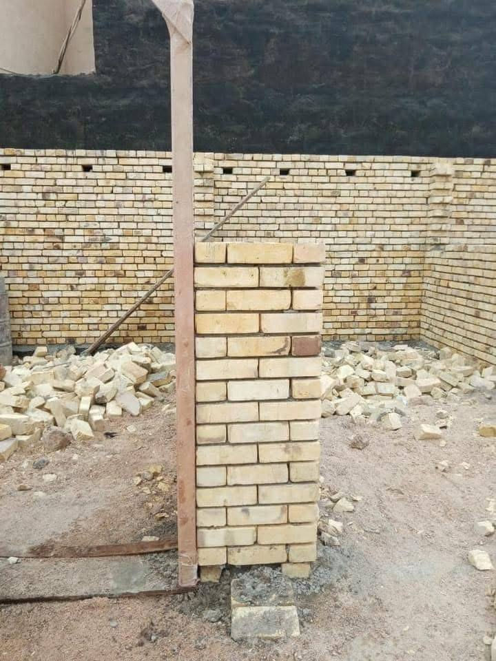 🧱 عِرض المتر بـ 225 ألف بس! | ابني بيت العمر "هيكل" ووفّر ميزانيتك 🏗️
​لكل أهلنا الطيبين في (كربلاء، النجف، والحلة) اللي يدورون بناء متين، درجة أولى، وبسعر يناسب الميزانية؛ مكتب أُسس كربلاء للمقاولات العامة يقدملكم عرض بناء الهيكل الأقوى والأكثر طلباً!
​💰 سعر المتر: 225 ألف دينار عراقي فقط!
​🛠️ ماذا يشمل عرض بناء الهيكل (الأساسات والصلابة)؟
​الحفر والحدل والتسوية: تجهيز الأرض بأحدث الآليات.
​الأساس (الرافد / Raft): صب خرساني مسلح ومقاوم للرطوبة والأملاح خطوة بخطوة.
​بناء الجدران: طابوق جمهوري نقي فحص مختبري (بدون لبخ داخلي أو خارجي).
​الصب والأسقف: سقف مسلح بالحديد الأصلي والكونكريت الجاهز.
​التأسيسات الأولية: مد أنابيب المجاري والماء والكهرباء (الدفن داخل الهيكل).
​⚠️ ملاحظة شفافة مع الزبون: العرض يشمل الهيكل بالكامل حتى السقف، ولا يشمل (اللبخ، البورك، الستارة، الأرضيات، أو التشطيبات النهائية)، مما يتيح لك إكمال بيتك على راحتك وحسب ميزانيتك القادمة!
​💎 ليش تبني هيكل مع أُسس كربلاء؟
​إشراف هندسي 100%: نضمن لك استقامة الجدران وقوة الصب بأعلى المقاييس الهندسية.
​عقود رسمية وضمان قانوني: حَقك وميزانيتك ب أمان مع نظام الدفعات المرن وعقود المحكمة ووصولات الأمانة.
​مواد نخب أول: حديد تسليح أصلي وطابوق ممتاز وسمنت مقاوم.
​📞 تواصل مع المندوب الآن واستغل العرض (اتصال أو واتساب):
***********
​🏢 موقع شركتنا الرئيسي: كربلاء المقدسة - حي الإطارات - مقابل مجمع الحسناوي التجاري.
​#أسس_كربلاء #بناء_هيكل #بناء_عظم #مقاولات_العراق #كربلاء #النجف #الحلة #بناء_بيوت #تصميم_هندسي

