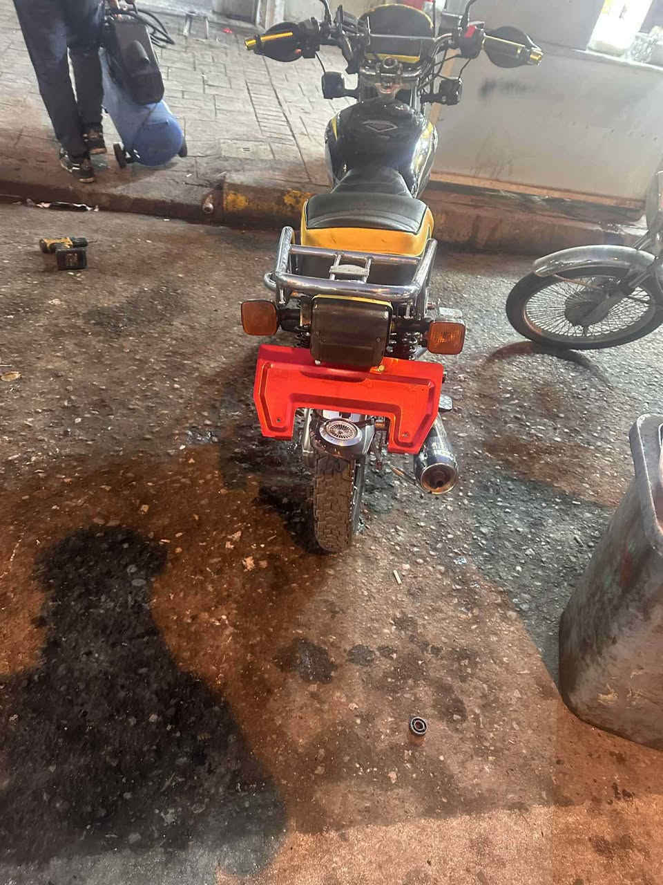 مانتۆری نامی توو پرۆ ٢٠٢٥مەکینە کەپس مەنەفێست  مانتۆرەکەخاوێنە قۆپەکی سەر تانکی هەیە مانتۆرەکە جوانە   لەهەولێرم  هەر کەس ویستی مەسج بکا یان تەلەفۆن7503630183واتساپیشی لەسەرە أربيل, العراق
