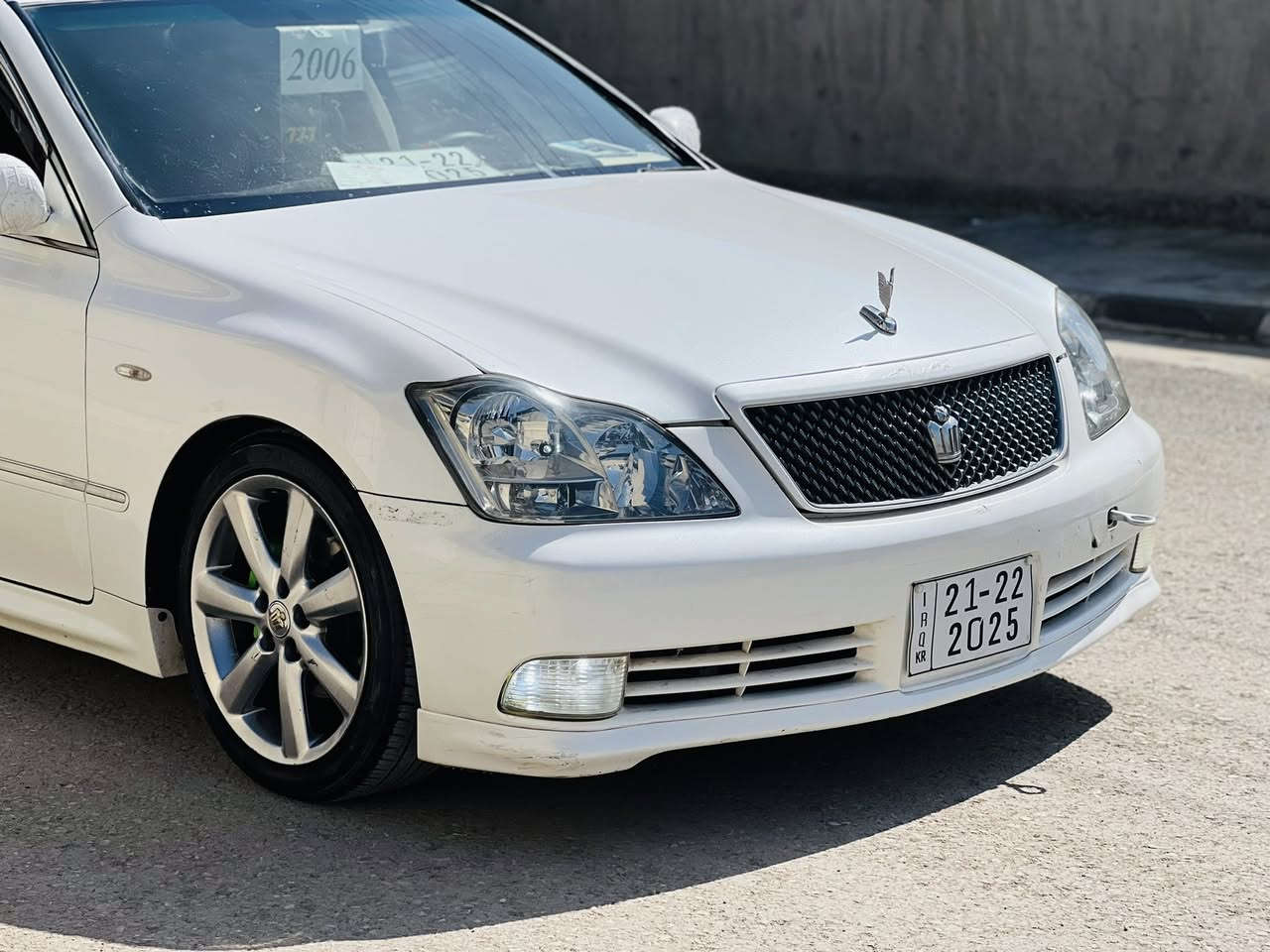 شاهینە مووس.
182 بێ دووکەڵ 
گێڕ گەورە مەکەینە گەورە .
ناو ڕەش 
 سێ دووگمە  ..
 هەرچوار تایەو ویلی لۆک 
داژبڵێ شکاوی نییە 
بێ مەسرەف . 
ساردوو گەرموو بریکی بەسراوە 
مەجمووعە سکانی لێکزس.
کامل جایز کراوە .
جامی هەڵ گیراوە . . ..
پۆڵیشو حەمام کراوە ..
سعری 65گەڵاو مەجال .
***********
***********
سەیسایەق
