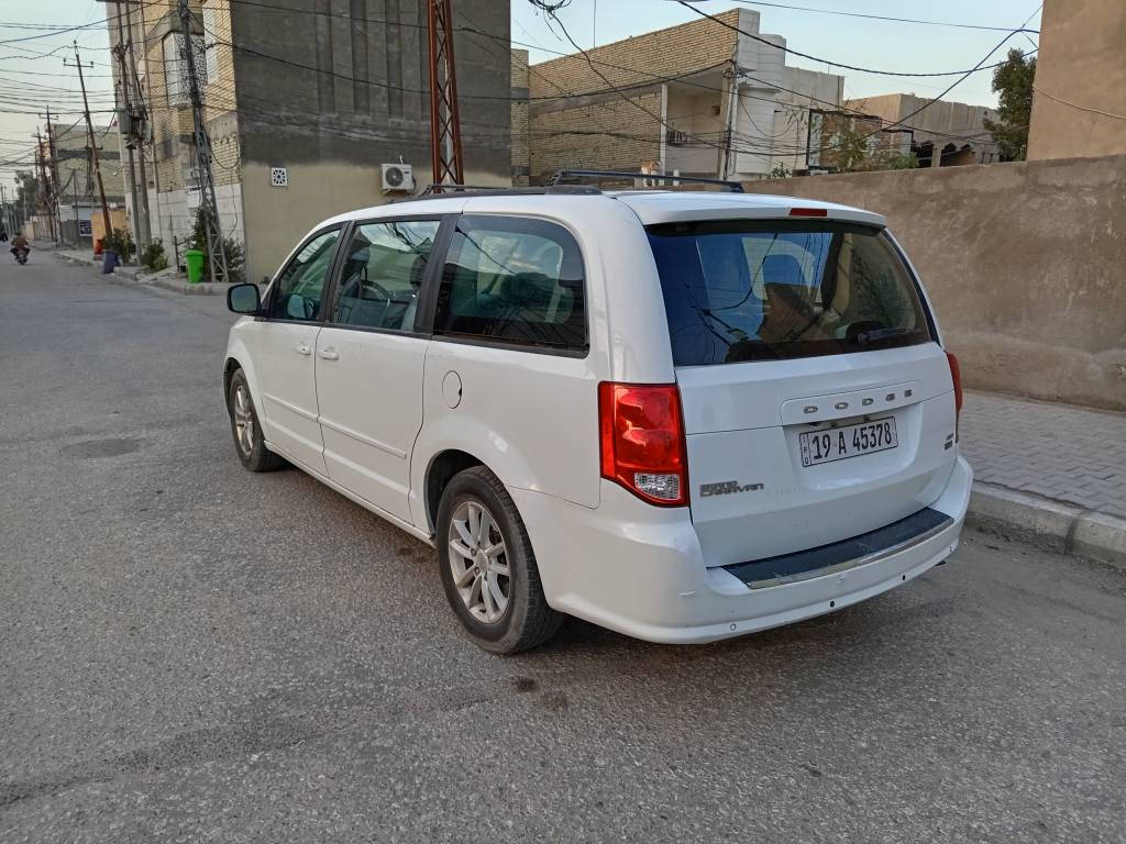 السلام عليكم ورحمة الله وبركاته *********** دوج كرنفال 2014 رقم كربلاء مشروع وطني بسمي وارد امريكي حادث جاملغ الامامي بدون دواخل سياره فول مواصفات 1/1 بيبان كهرباء جنطه كهرباء كرسي كهرباء فرس سقف وفرس ارضي شاشات وكامره محرك 6 سلندر 3600 تبريد 3 قطع 7 راكب سياحي سياره جديده وجاهزه من كل شي كير ومحرك وحداديه وتخم تاير وغرفه وتبريد ثلج الكل جديد العنوان كربلاء الشراي يتصل غير متواجد عل فيس السعر 153 وبيه مجال للطيبين كربلاء, العراق
