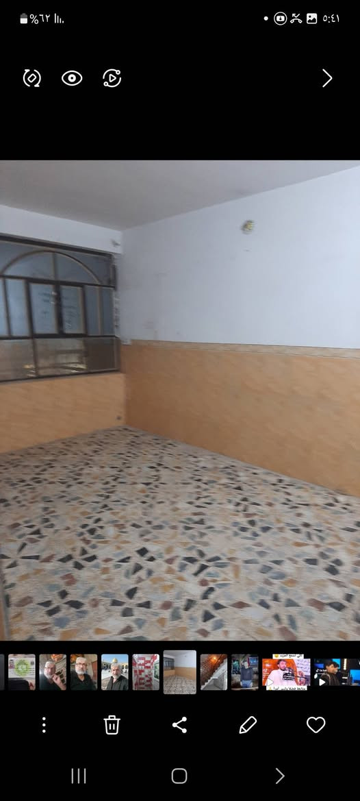 دار للبيع المساحه ٩٥م يتكون من مدخلين  طابقين الطابق الارضي استقبال وحولي وخدمات ومطبخ الطابق الثاني غرفتين وحولي العنوان الشعب حي العقاري قرب مدرسة التربيه.   رقم الهاتف ***********
