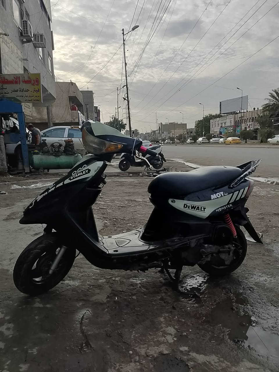 دراجه ماكس قجمه سرعة 120
دراجه نظيفه كل شي يشتغل بيها لايتات شاير دبلات امامي خلفي عداد مال سرعه شغال دراجه شلعه معدل الرقم بي وساب ***********
