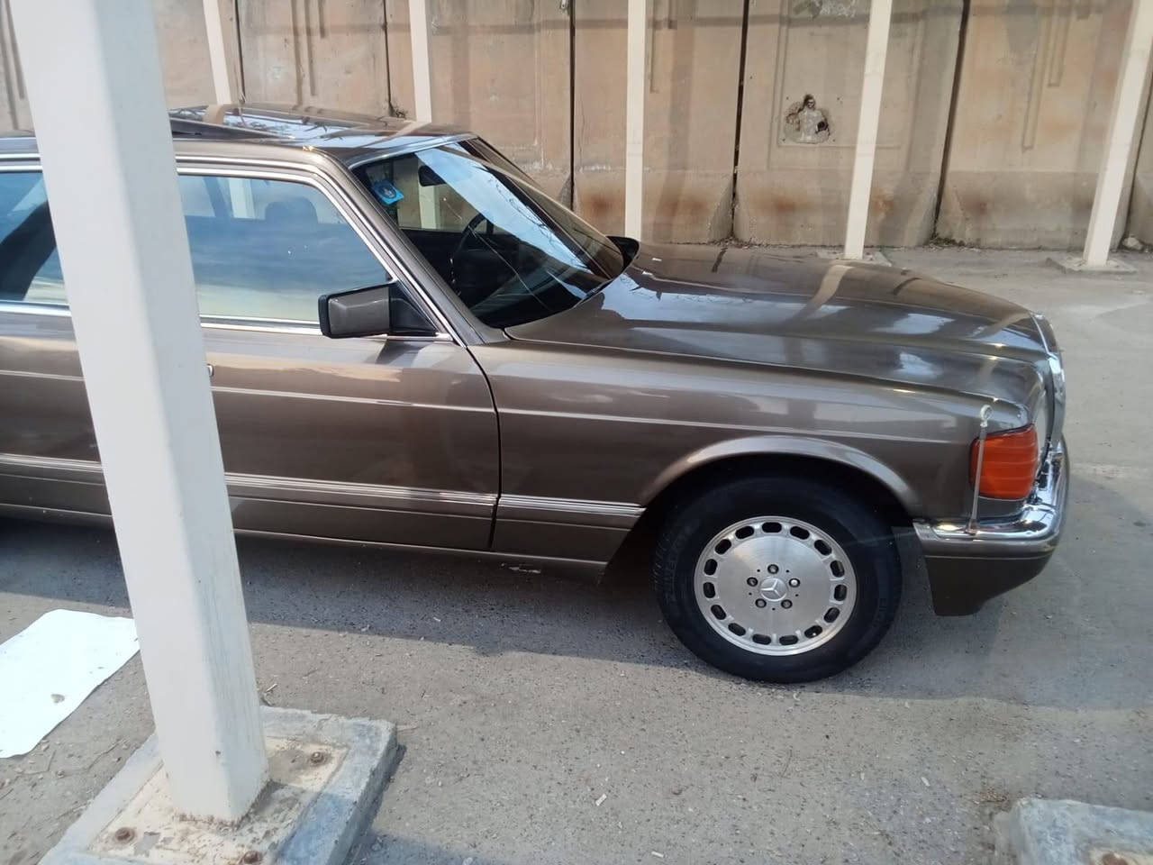 للبيع جاهزه 300 باب طويل بلاديه مكينه بلاد قبق اسود مكانهه طوريج  65وبيهه *********** موديل 91

