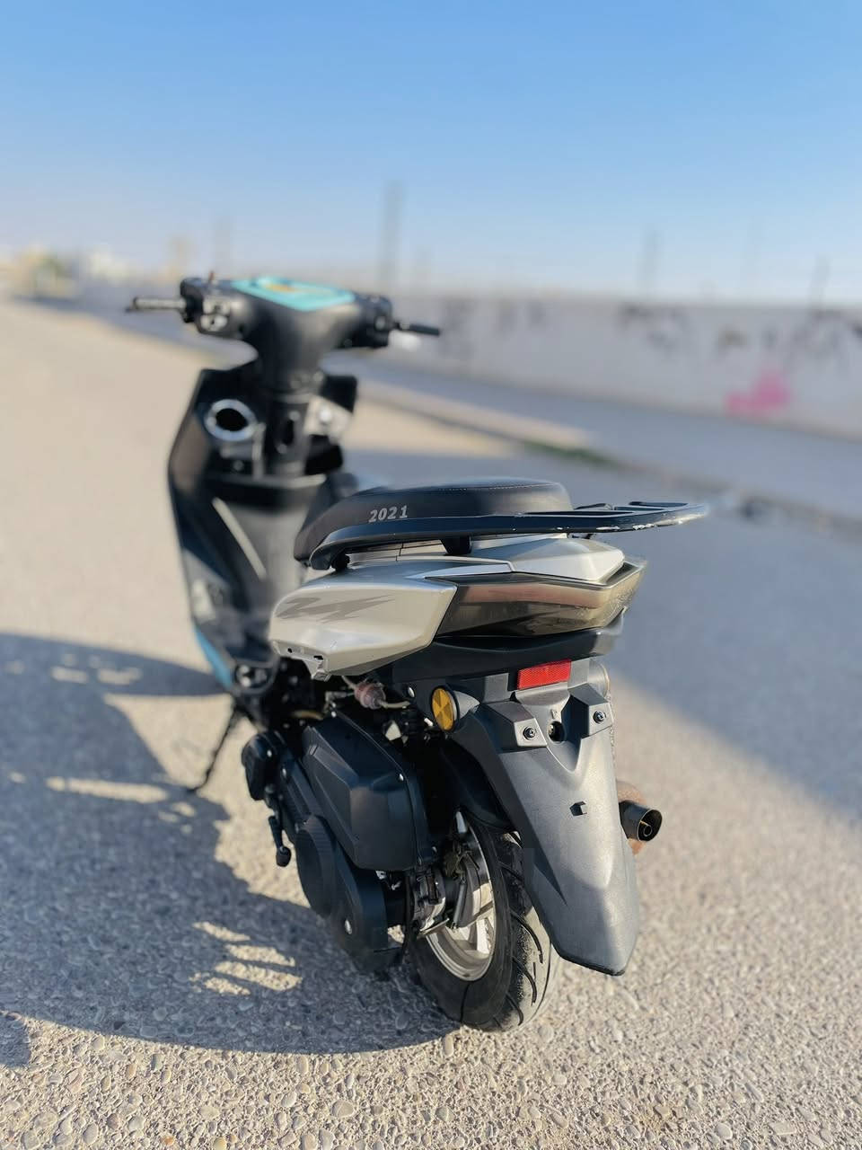 سلام عليكم ماطور ماكس سكنس موديل2021مكينه بشرط لأصرف لا بخار ناعمه مابيه عيب محرك 150كفراتها نظيفة شاصي بشرط نكره سلف وهندر كهربيات كامله 
‏مابي لحيم ماكينة خرساء ما تسمع صوتها دبل كل شغال البيع سعرها 325 أوللمراوس ايش عندك نزل مكان كركوك حي النصر هذا رقمي ***********
