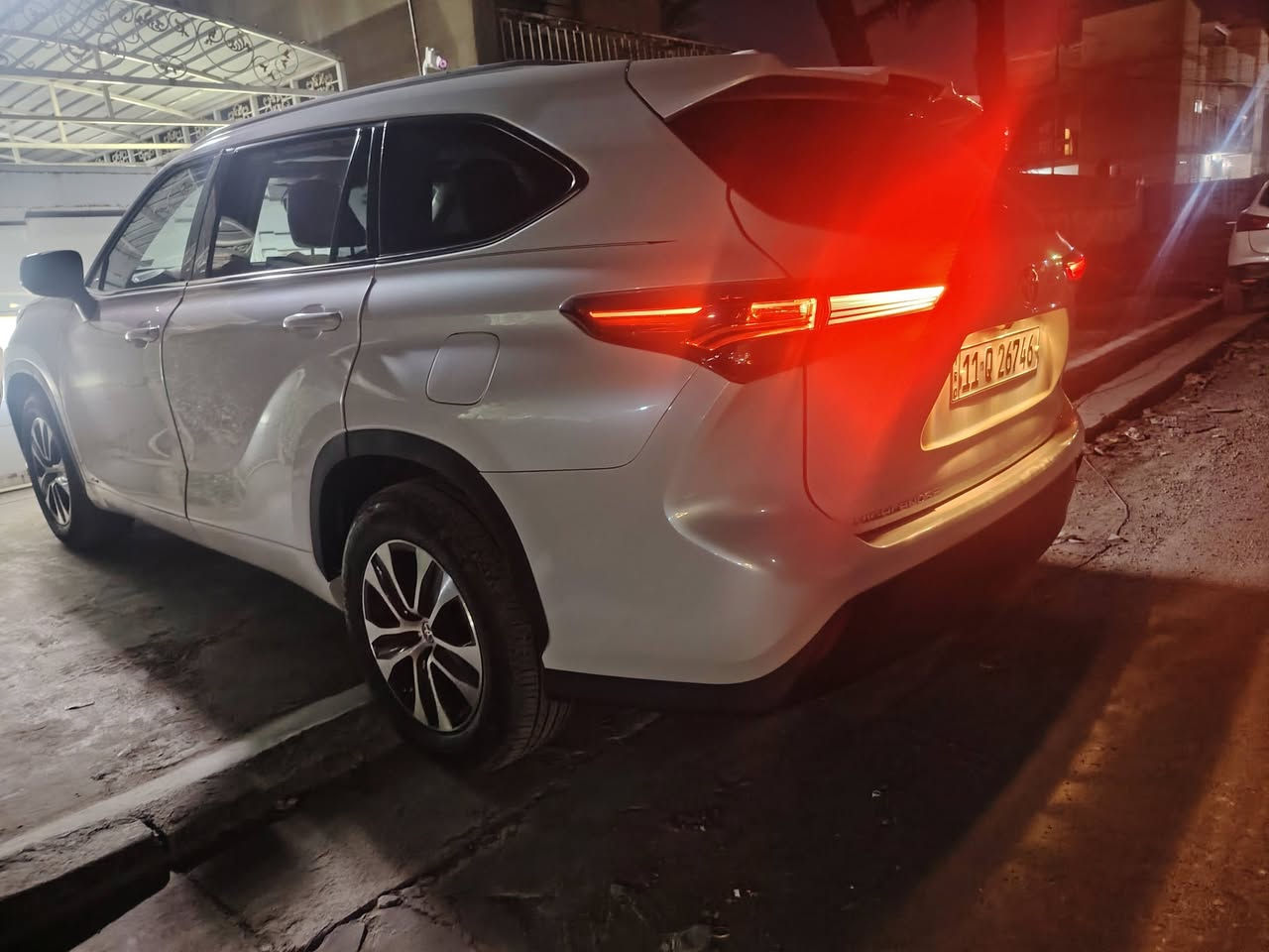 السلام عليكم للبيع هايلندر وارد امريكي هايبرد فول مواصفات سبعة راكب كشنات منفصل فتحة سقف بردات جانبية صور الحادث مرفقة بالمنشور مكان السيارة بغداد للأستفسار ***********
