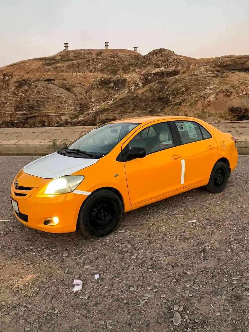 يارس تكسي ٢٠٠٧
بطاقه بانزين بيها 
ضرر جاملغ وقبق جنطه وبيها داخل شي قليل بل بدنه 
معمر دوسات كير  اوتماتيك مابي عيب محرك بي صرف شي قليل نقابه وغرامه مصفره
 
سعرها 55 وبيها مجال قليل  ***********وبي واتساب
