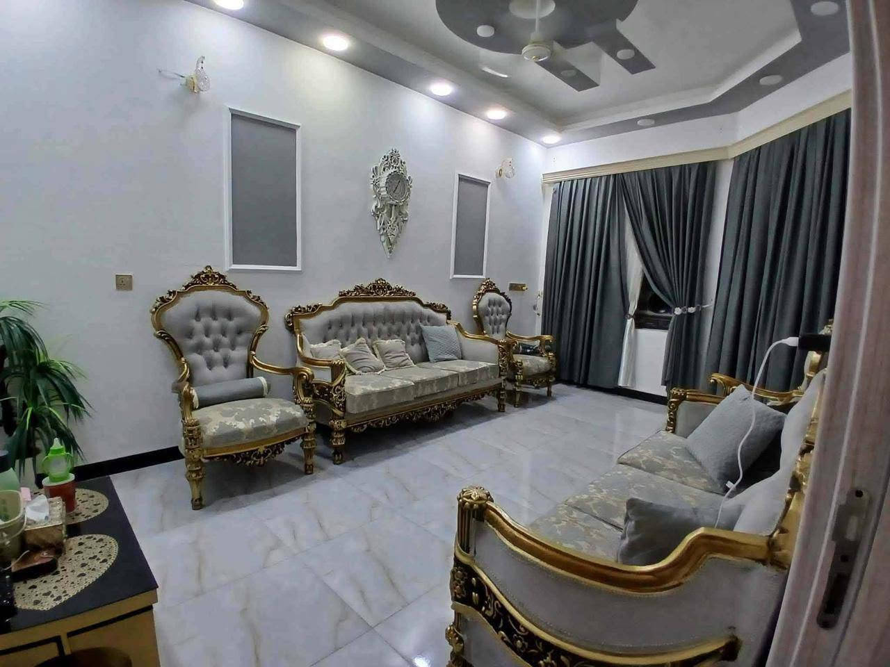 سلام عليكم دار للبيع🌹🌹
المساحه🏠🏠 110م
الوجه 5م
النزال22م
🌹🌹عنوان البيت👇🏼👇🏼
بعقوبه دور الزراعه الثانيه خلف شارع أسواق الريان 
طابوً سند 25📜
متوفر جميع الخدمات 🌹💲
البيت درجه أوله بناء حديث 
السعر جداً مناسب 🌹
ب119 💰💰مع الأثاث 🛋️🛏️🪞الاستفسار عل خاص أو الاتصال على الرقم👇🏼👇🏼🌹
***********
