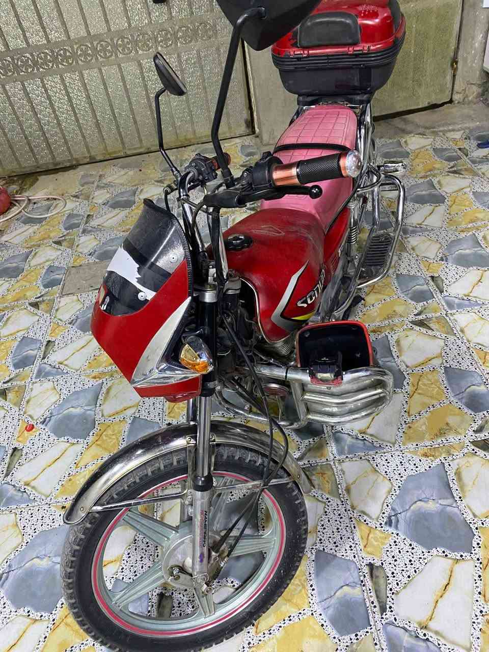 سلام عليكم   دراجه خمس كير   كامل شغال  سلف هندر   و براجكتورات شغال  سعر 700. وبي مجال  .***********
