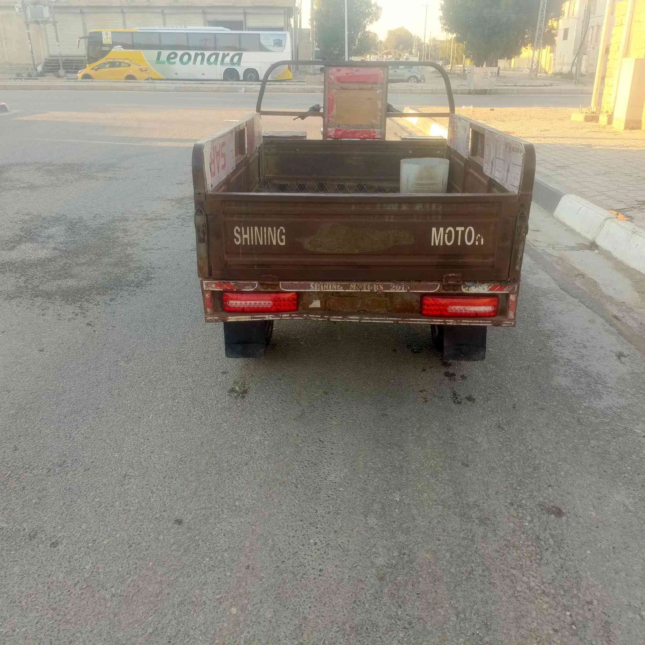 السلام عليكم ستوت 
***********

للبيع موديل 2015 مقفوله كفاله عامه العنوان كربلاء
