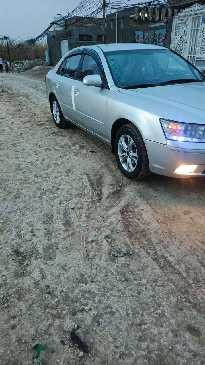 السلام عليكم سوناته للبيع موديل 13كوري مكينه وكير شرط وحداديه وتبريد وتخم تاير وكهربايات كله جديد مصبوغه عام للجماليه رقم بايل سنويه لل28 عليه غرامه 4وراق ينزلن  السعر  95المكان الدوانيه غماس للستفسار علا الرقم ***********اسيه***********
